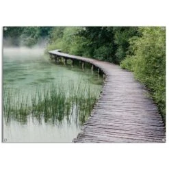 Tuinposter Steiger Aan De Rand Van Het Meer 100x140 Cm Groen