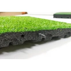 Rubber Tegel Met Kunstgras Toplaag 55 Mm - 50x50 Cm - Pen- En Gat -Groene Hoek 1000038303 0103