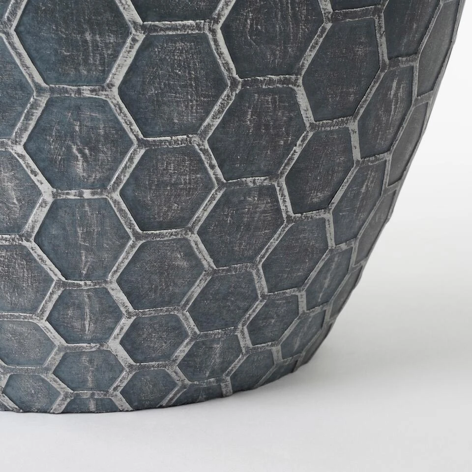 Mica Decorations Bravo Bloempot - H32,5 X Ø38 Cm - Honingraat - Zwart 5 Mica Decorations Bravo Bloempot - H32,5 X Ø38 Cm - Honingraat - Zwart - Afbeelding 3