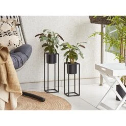 Beliani Plantenbak Voor Buiten IDRA - Zwart Ijzer -Groene Hoek 40958680dc6b4eb8b6d118de63cfac68