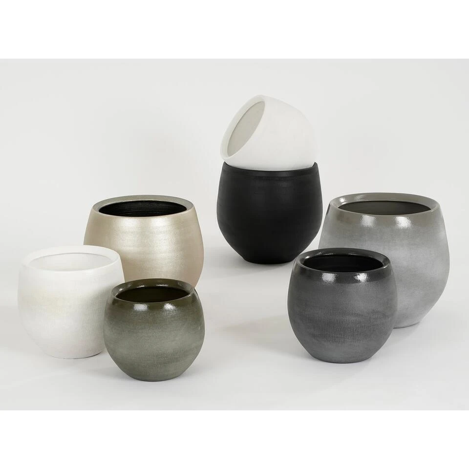 Mica Decorations Bloempot - Zwart Met Relief - Keramiek - 18 X 15 Cm 6 Mica Decorations Bloempot - Zwart Met Relief - Keramiek - 18 X 15 Cm - Afbeelding 4